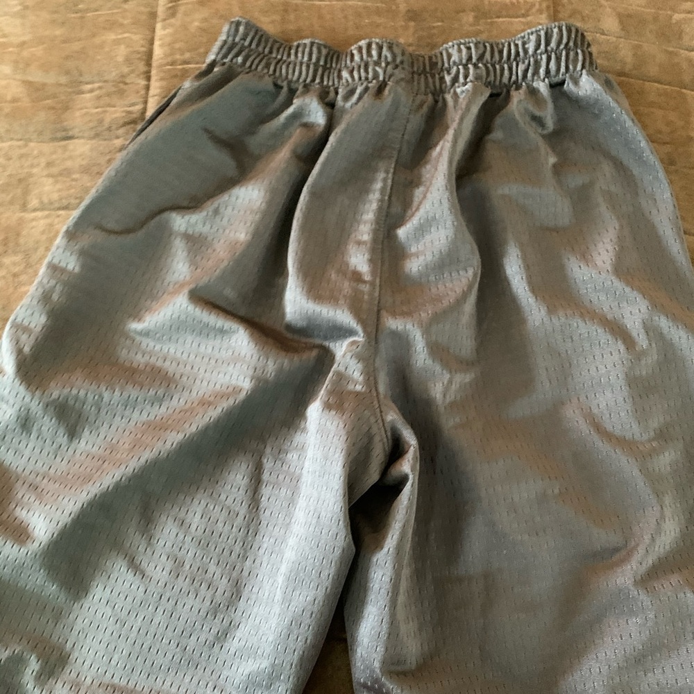 Boys Jordan shorts - Picture 3 of 3